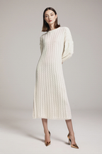 Wełniana sukienka MIDI z długim rękawem