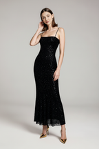 Elegancka sukienka wieczorowa na ramiączkach typu spaghetti