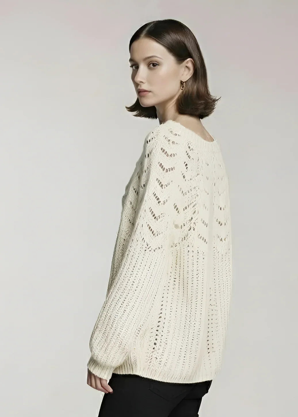 Szeroki sweter we wzory