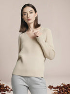 Sweter dzianinowy z dekoltem w serek